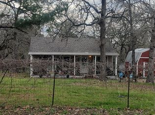 110 Houston Ct, Paige, TX 78659