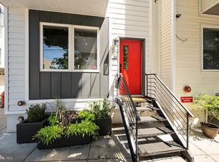 221 Green St, Philadelphia, PA 19123