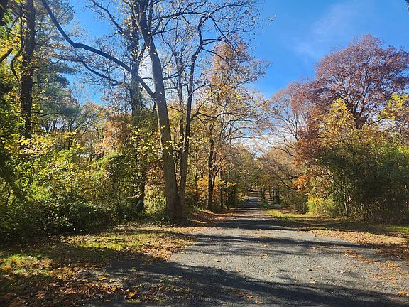 3rd image of 3 Mullins Ct