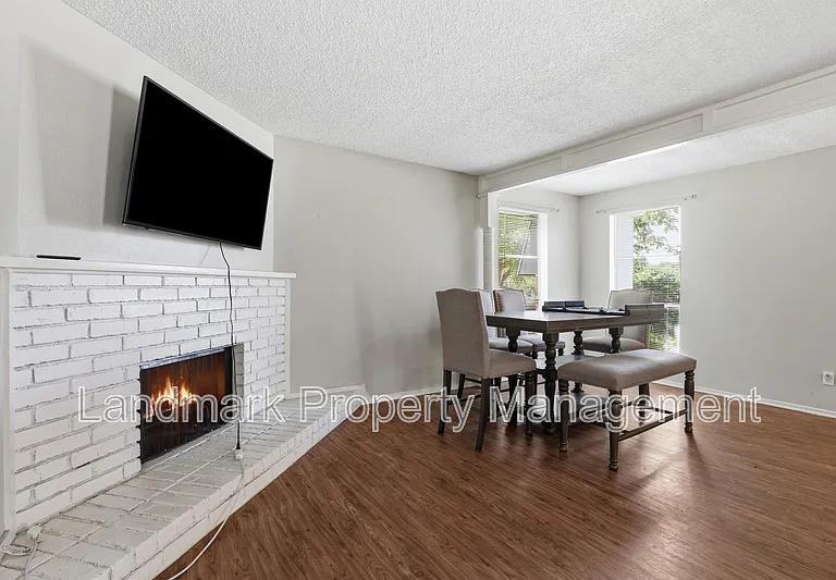 6811 Trail Lake Dr — Photo 7