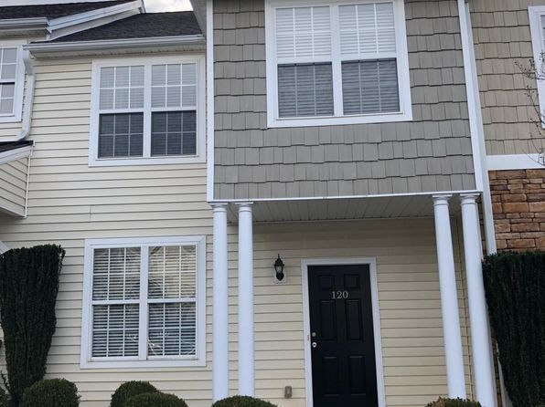 120 Logan Ln