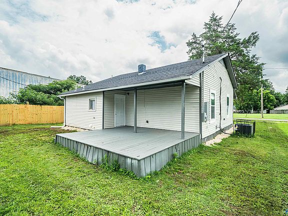 4th image of 108 Mill St
