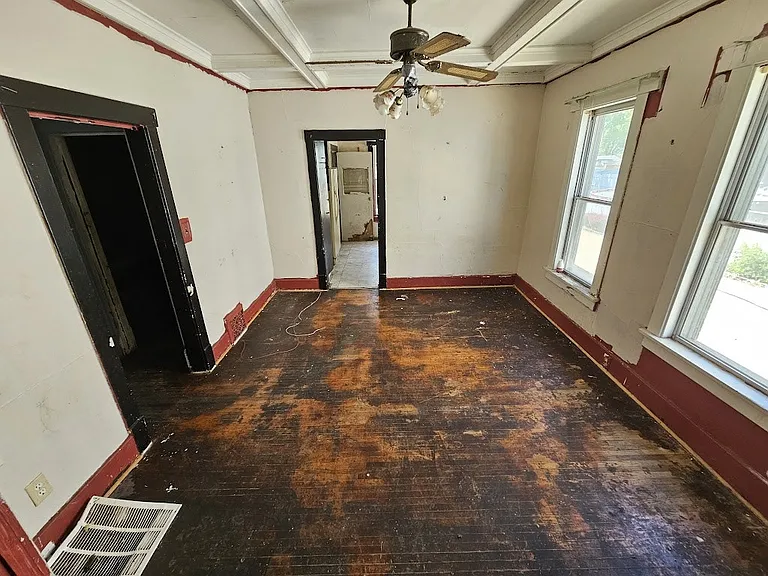 314 E McClure Ave — Photo 9