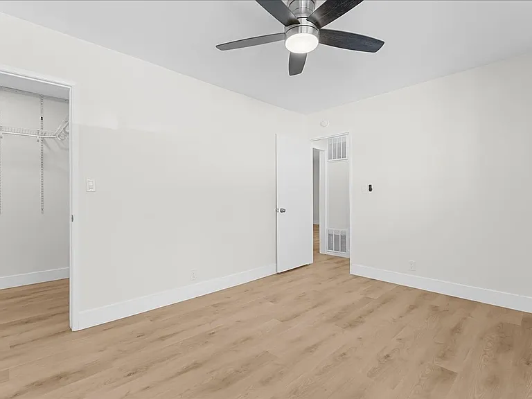6615 Franklin Ave. — Photo 9