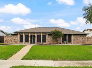 1910 Vista Oaks Dr, Carrollton, TX 75007