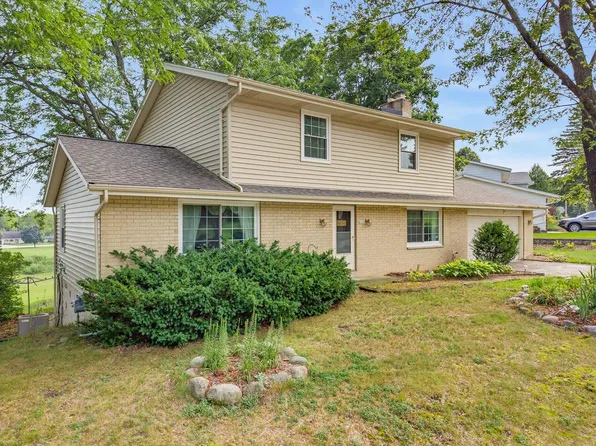 2721 Minot LANE, Waukesha, WI 53188