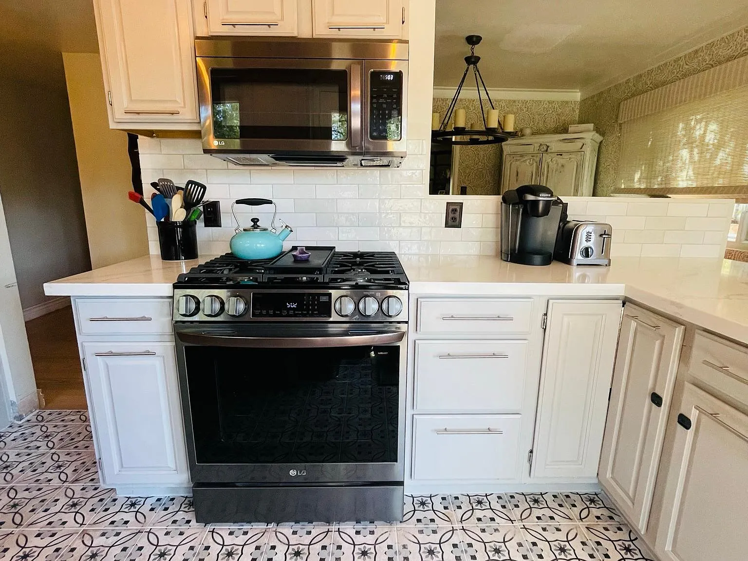 342 W Windsor Ave — Photo 4