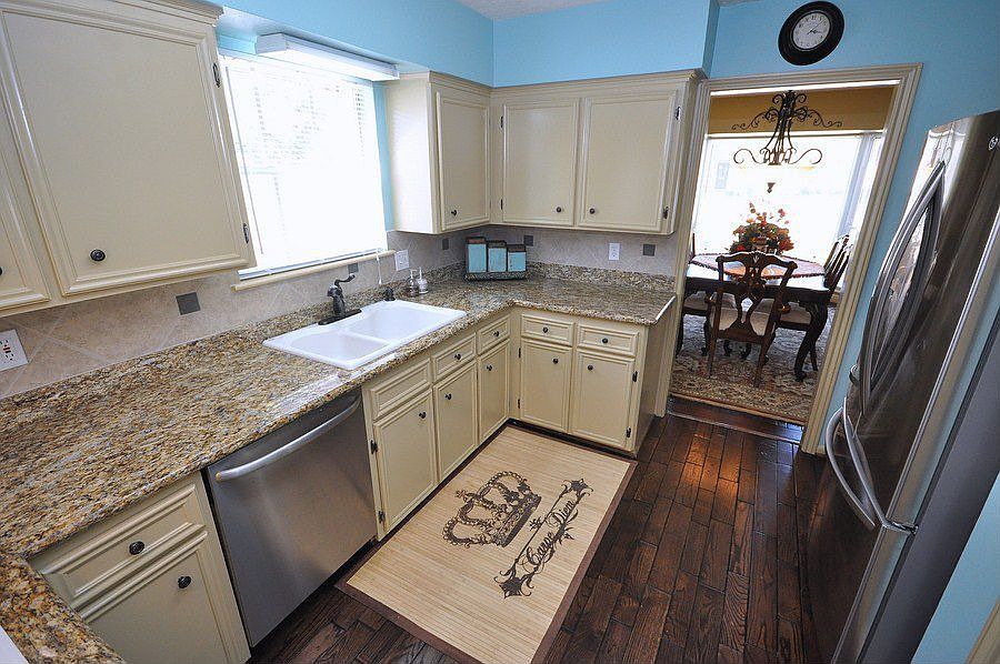 1st image of 10707 Piping Rock Ln