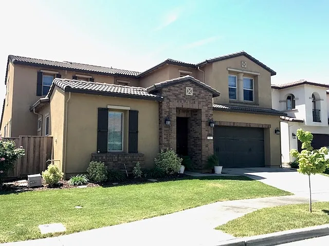 541 Lentini Way photo 1