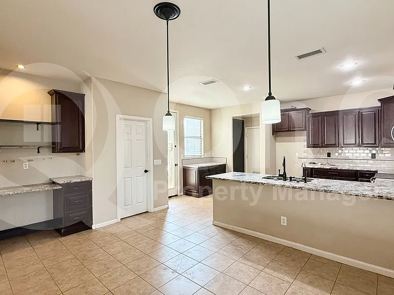 18446 E Peachtree Blvd — Photo 9