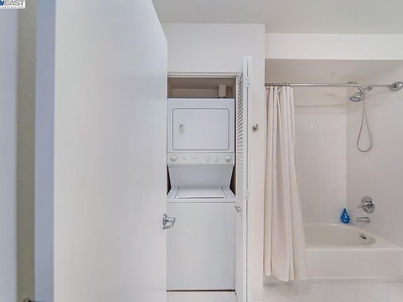 3rd image of 8200 Oceanview Ter APT 104