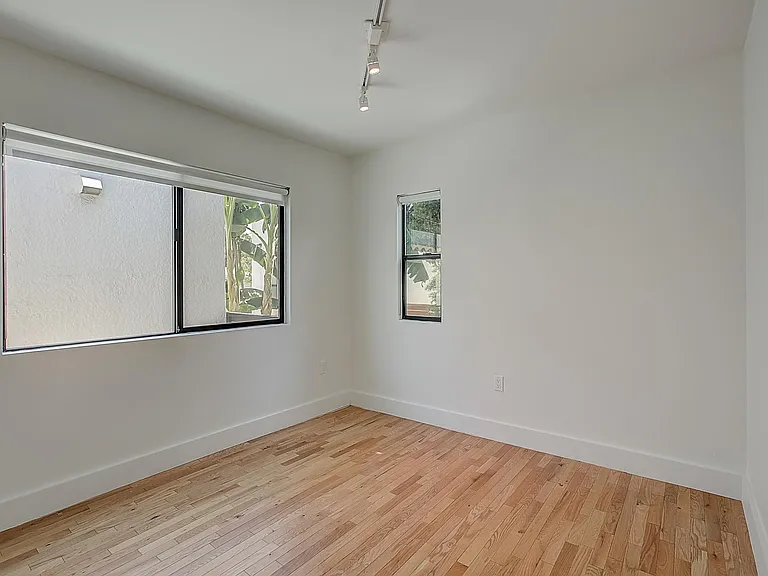 259 Rosemont Ave #1/2 — Photo 9