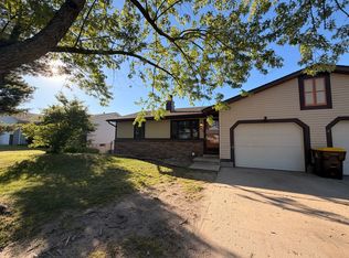 6672 Pleasantview St NE, Rockford, MI 49341