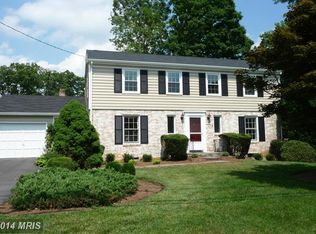 8831 Tuckerman Ln, Potomac, MD 20854