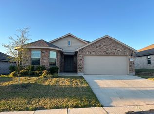 811 Wolf Creek Dr, Cleburne, TX 76033