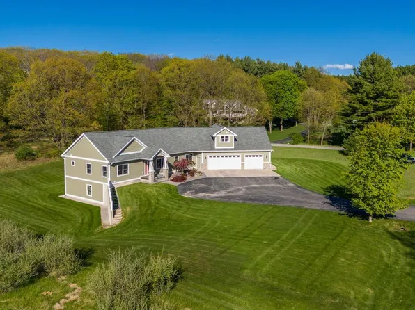 7650 Foxwood Dr, Traverse City, MI 49685