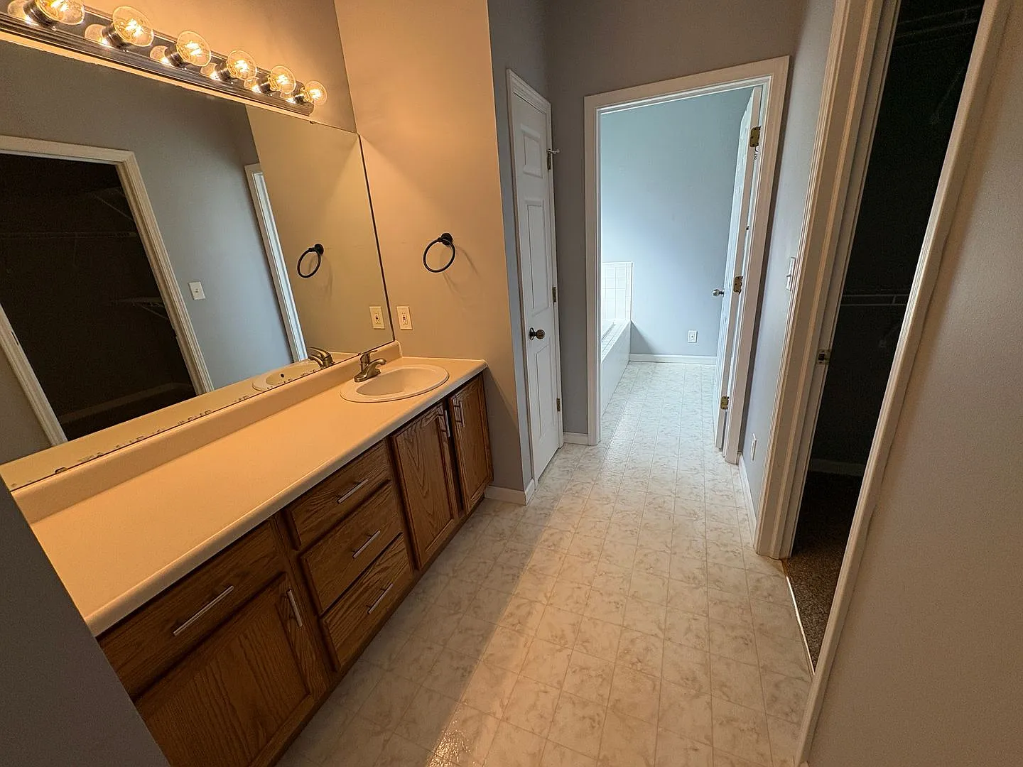 3 Bd 2 Ba Home — Photo 2