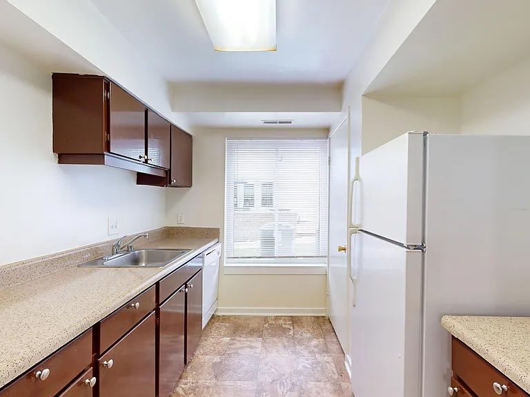 Seneca Place — Photo 40