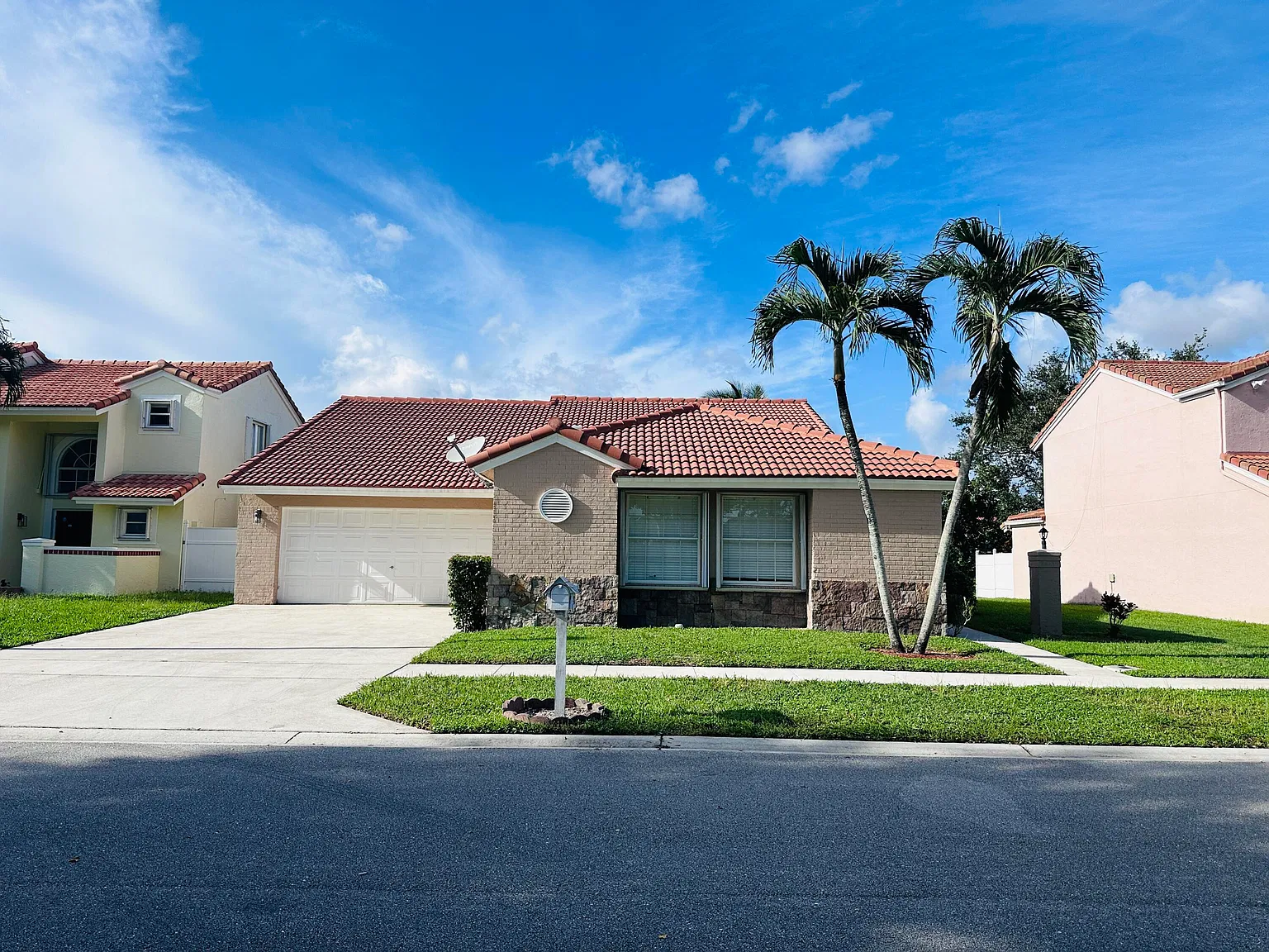 3 bed, 2.0 bath, 1751 sqft, $3,700 — Photo 1