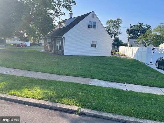 4th image of 587 Arbor Rd