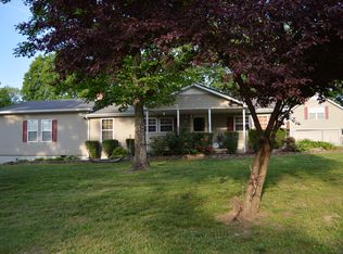 8907 E 40th Rd, Bon Aqua, TN 37025