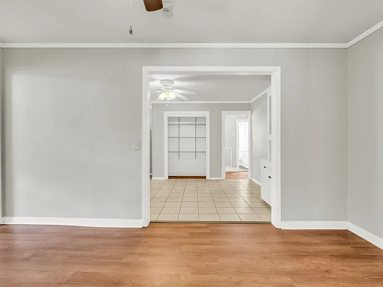 132 Juanita St — Photo 7