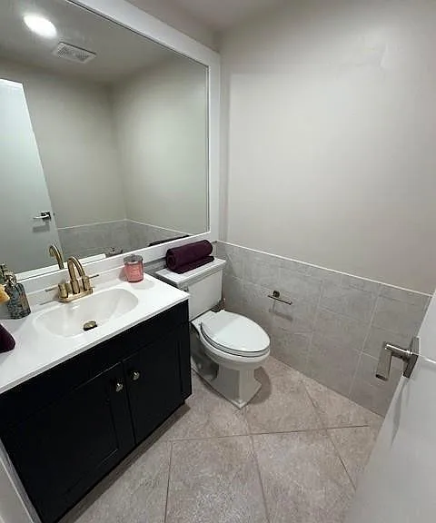 251 Seville Ct #251-K — Photo 16