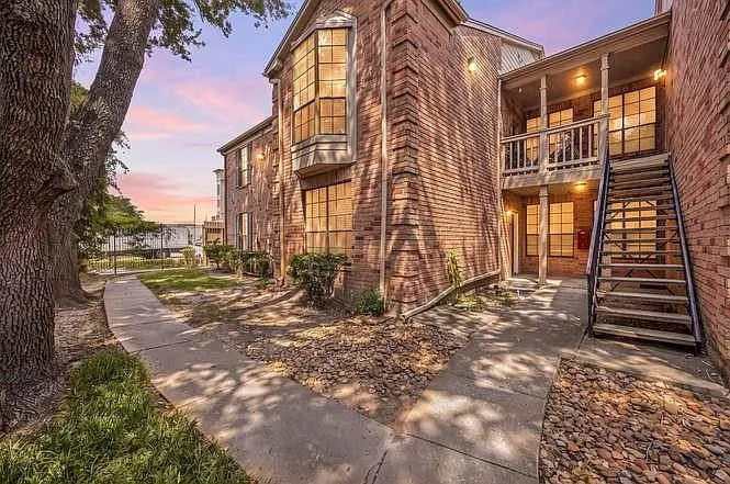 2255 Braeswood Park Dr #257