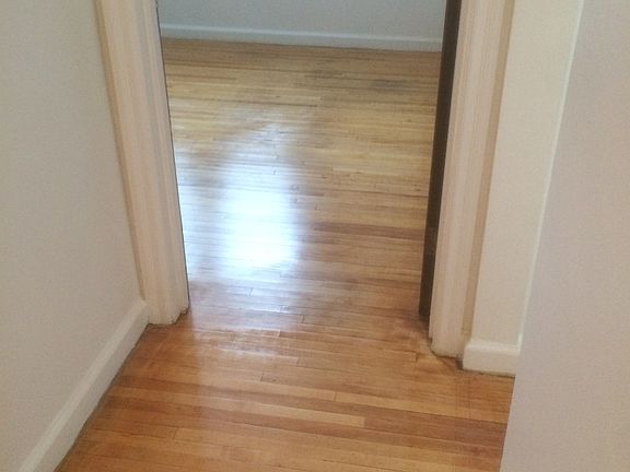 3rd image of 1169 Riverview St