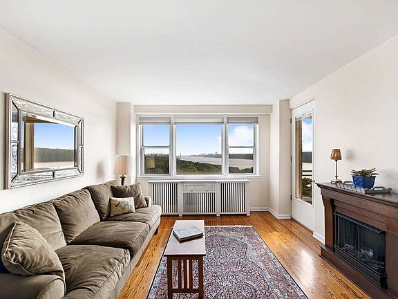4th image of 5900 Arlington Ave APT 12T