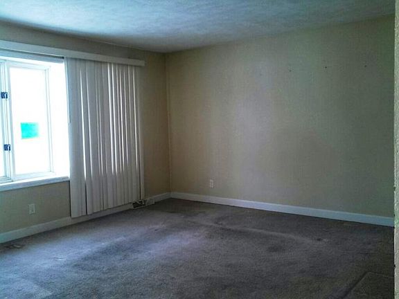 2nd image of 5011 Valentine Pl