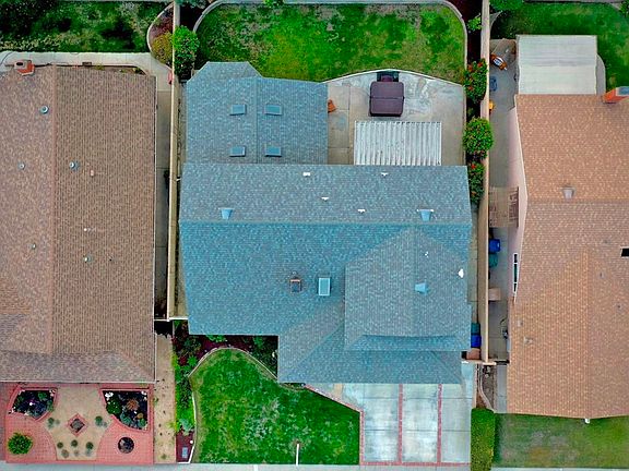 5th image of 413 Dunsmuir Ave