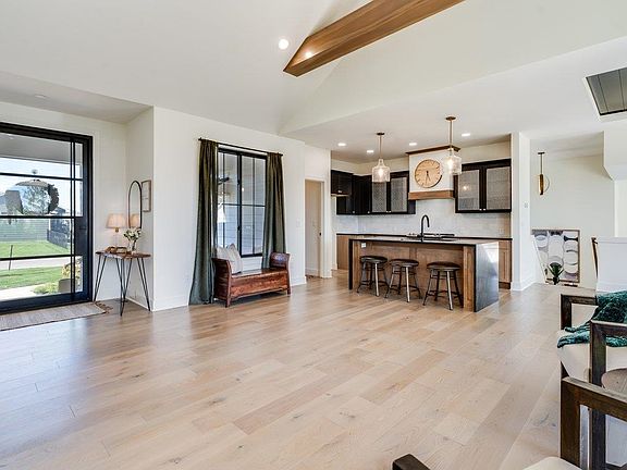 4th image of 4508 N Sunny Cir