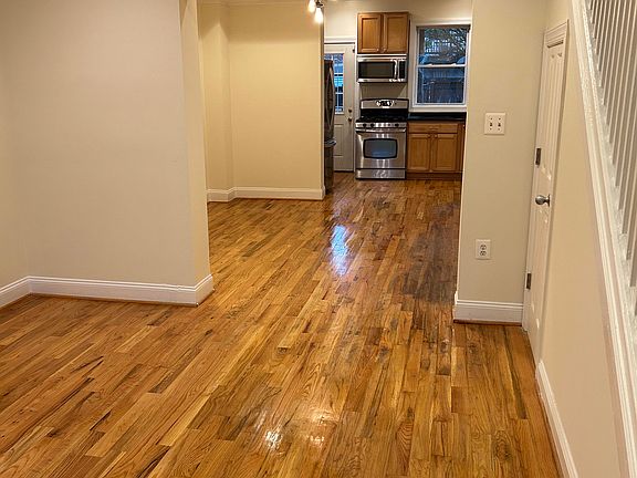 2nd image of 1426 Duncan St NE