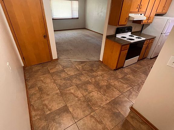 4th image of 2335 B St APT 6