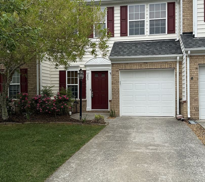 1st image of 205 Emily Ln