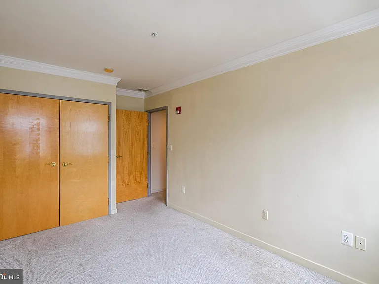 1939 Chestnut St #6B — Photo 11