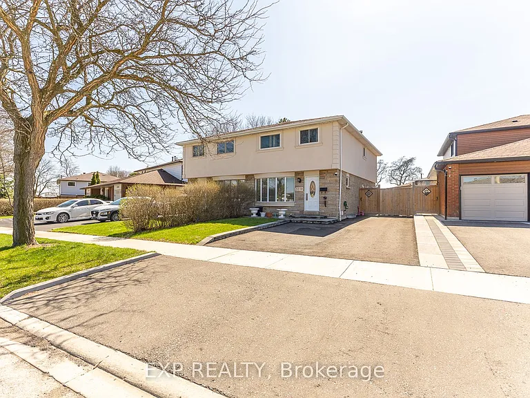 3270 Klaiman Dr — Photo 2