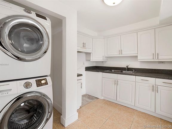 3rd image of 9420 SW 170th St APT 202