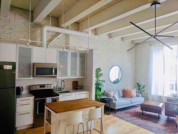 4th image of 215 2nd Ave S #408