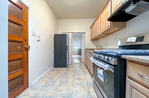 Rented by Coldwell Banker Warburg | media 15