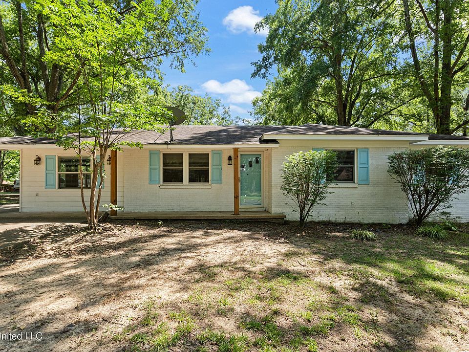1st image of 479 Oakhurst Dr