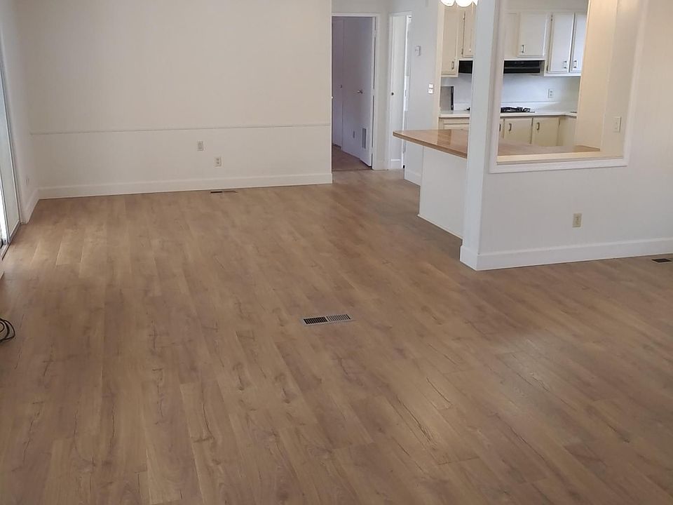 1st image of 212 N Stardust Ln