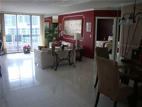 5th image of 19101 NE 36th Ct APT 1902