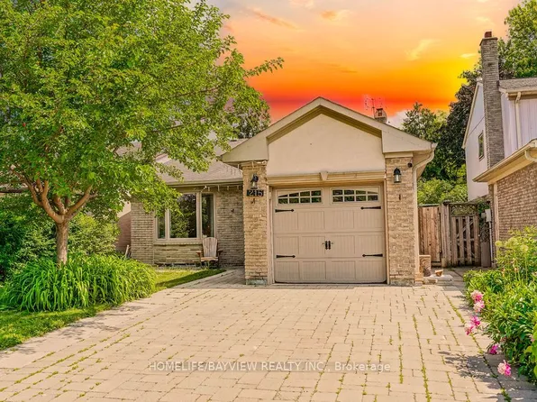 215 Weldrick Rd W, Richmond Hill, ON L4C 5J2