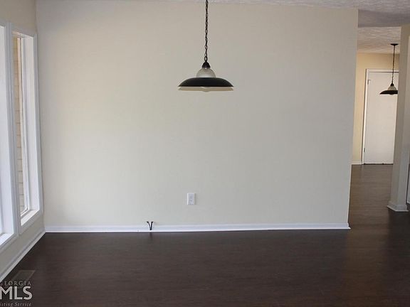 4th image of 6792 Oakland Dr