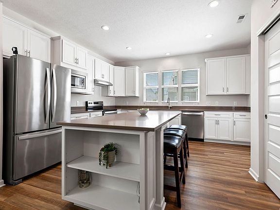 4th image of 6027 Limewood Dr #5