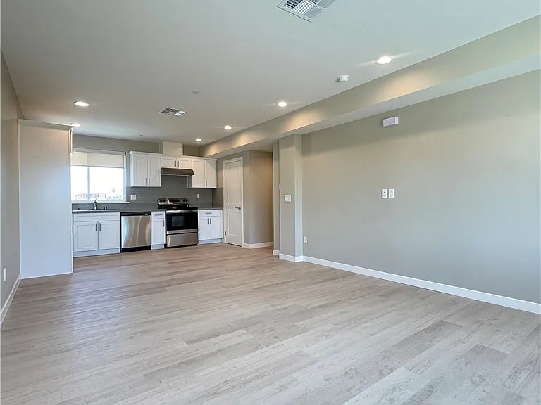 4251 E Live Oak Ave #8 — Photo 15