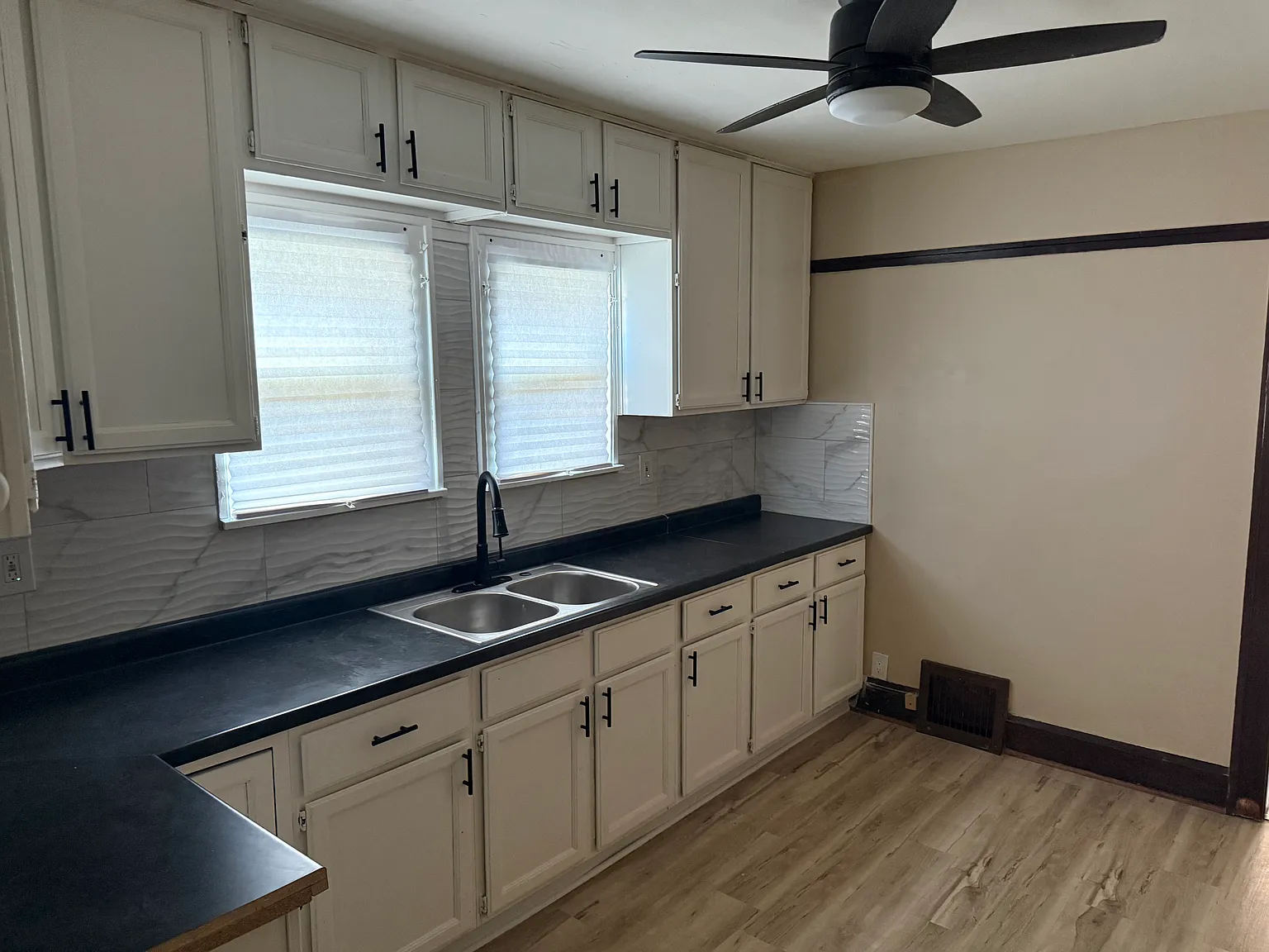 2 bed, 1150 sqft, $1,450 — Photo 1