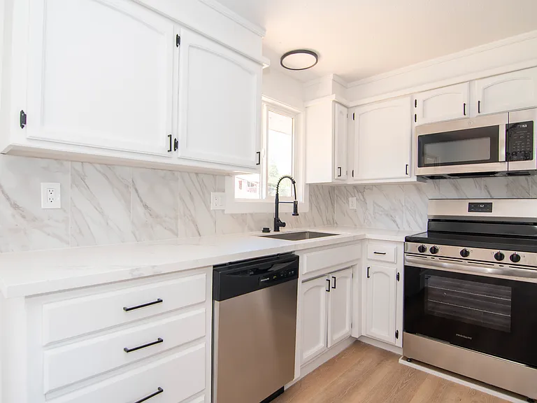 148 S Rogers Ave — Photo 11